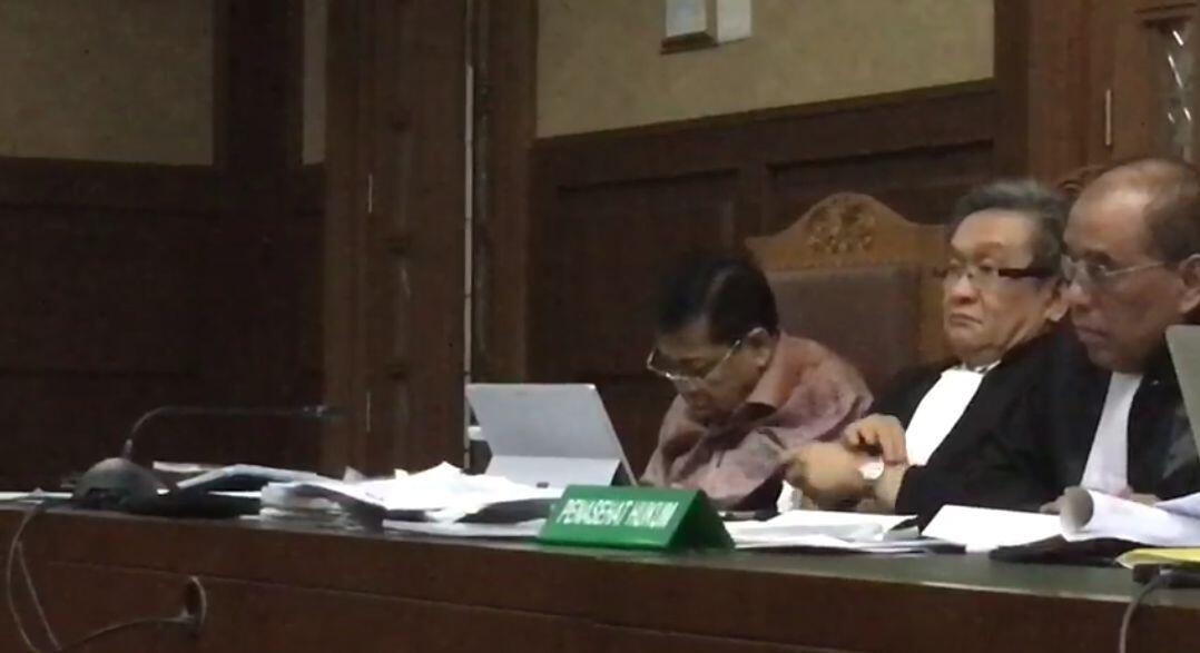 Novanto Tertidur saat Persidangan