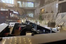 Selasar Gedung Bursa Efek Indonesia Roboh