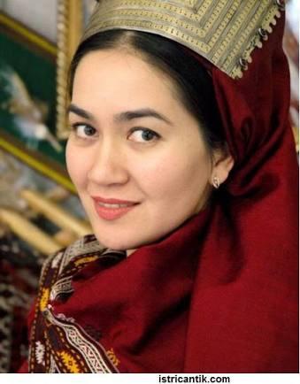 Turkmenistan Kota Terputih Di Dunia Dan Juga Gadisnya Putih - Putih.