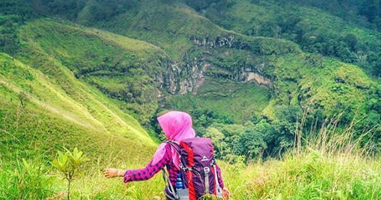 LELAH TAPI PUAS!! Perjalanan Ke Puncak Budug Asu, Tempat WIsata Lereng Gunung