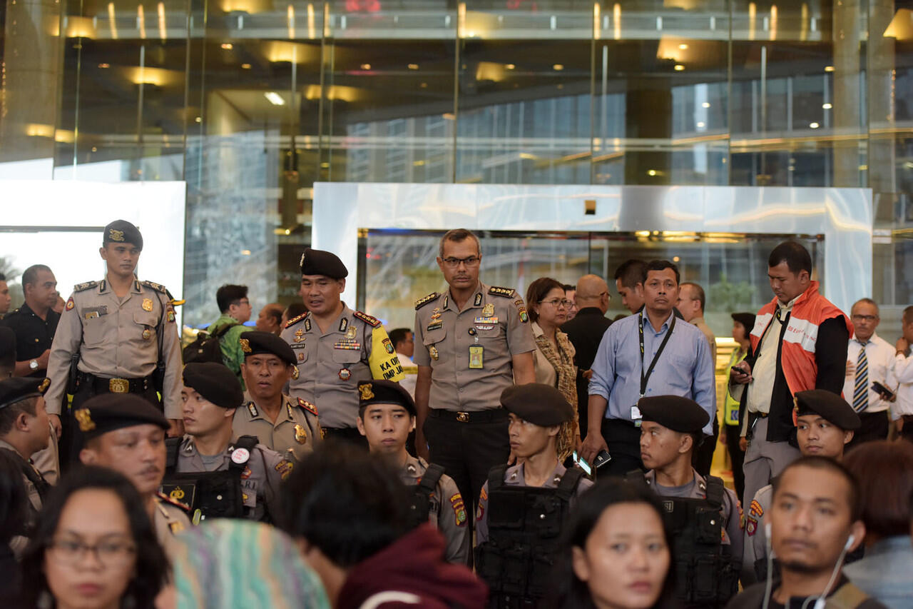 Suasana Di Area Lobby Bursa Efek Indonesia
