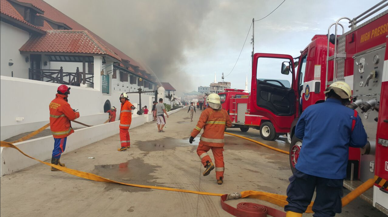 Api Mulai Padam, Penyebab Museum Bahari Kebakaran Belum Diketahui