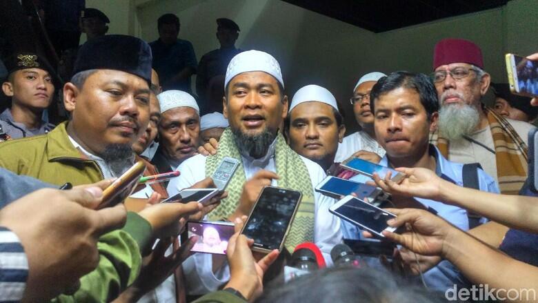 Penjelasan Ustaz Zulkifli Soal Ceramah Tentang KTP Dicetak di China