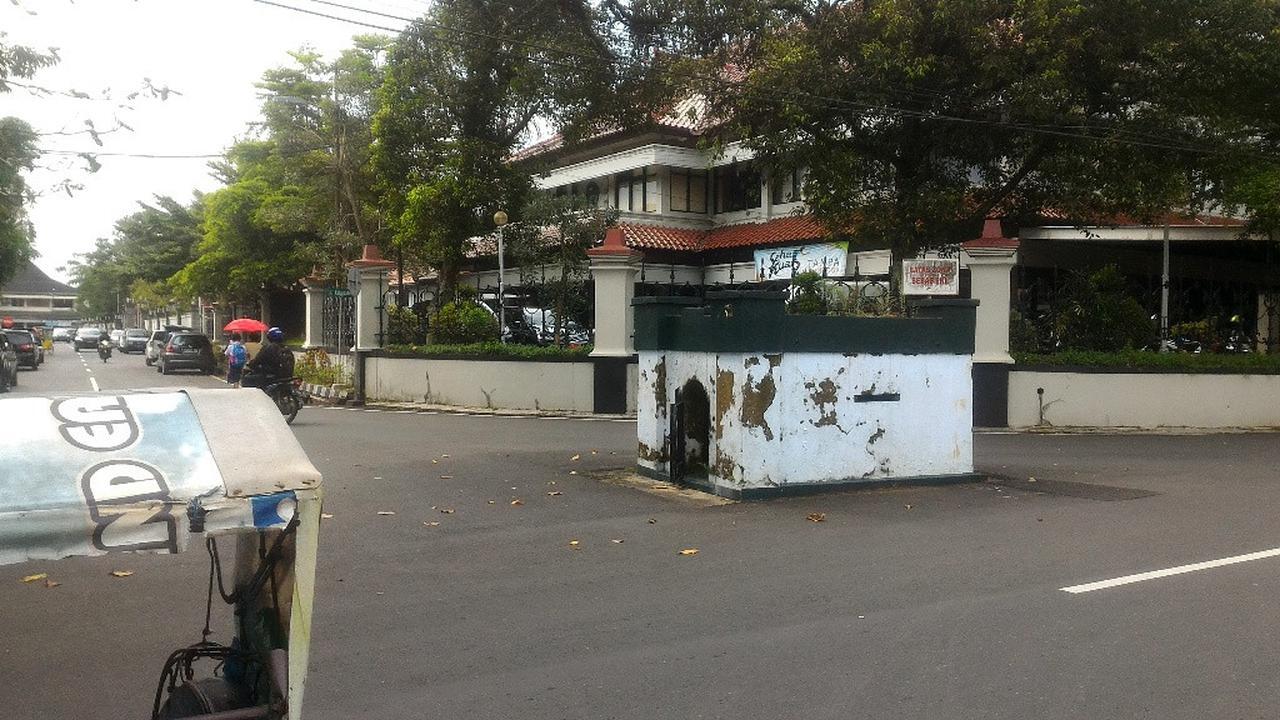 Kisah Makam Tua di Tengah Jalan Purwokerto yang Tak Bisa Dipindah