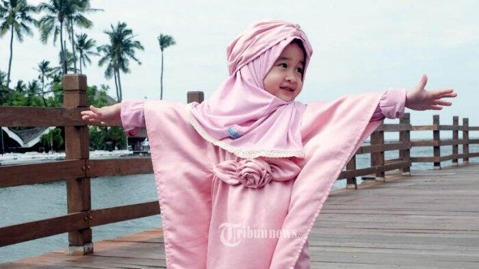 Asyik Liburan Dijakarta, Aishwa Selebgram Cilik Selalu Bersholawat