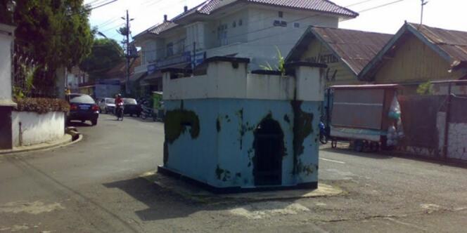 Misteri Makam Keramat Purwokerto yang Berada di Tengah Jalan