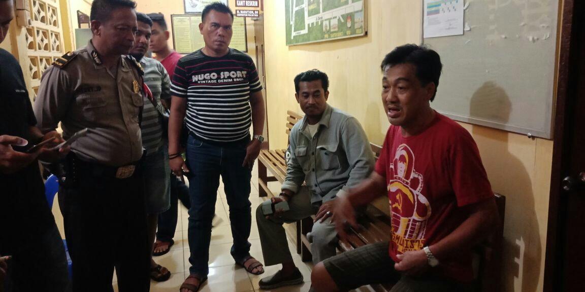 Pakai Baju Berlogo Palu Arit, Warga Keturunan Tionghoa Diamankan TNI