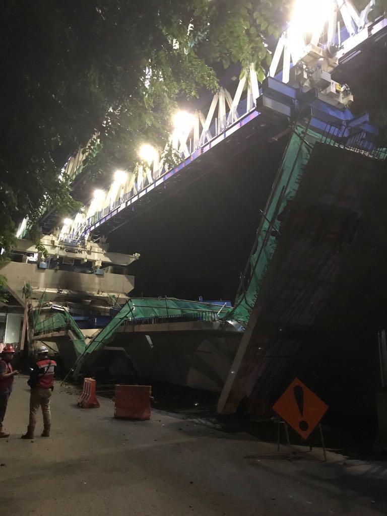 Besar Dugaan Banyak Pekerja Tertimpa Konstruksi Span LRT