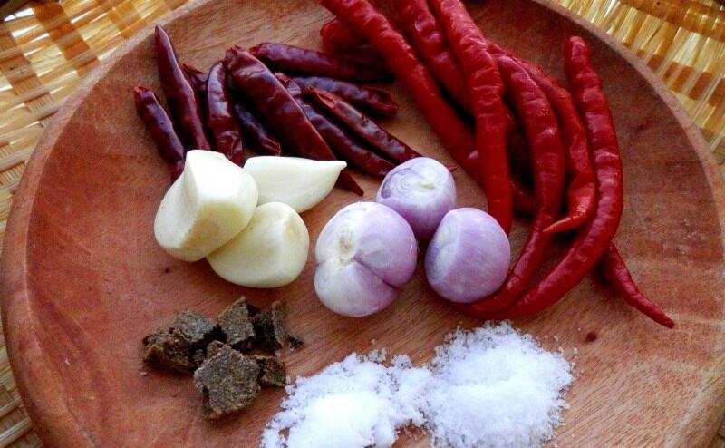 HARUS TAU!! Ternyata Ini Rahasia Dibalik Sensasi Pedas Ayam Geprek!