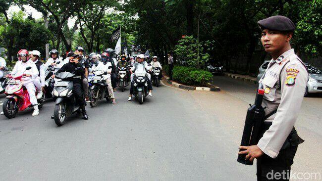 Bentrok Warga Pamekasan Vs LPI-FPI, 5 Orang Terluka