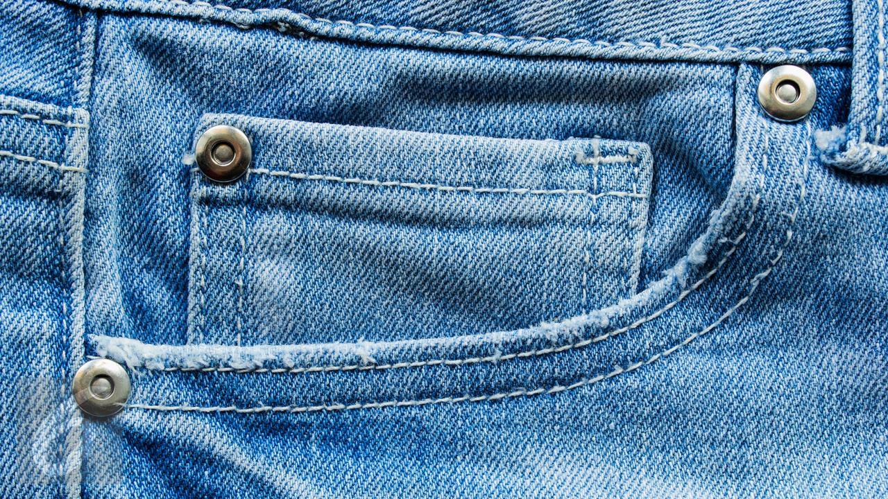 Misteri Paku Kecil di Kantong Celana Jeans Fungsinya