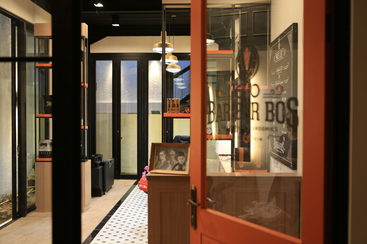 Lowongan Kerja BANDUNG Kasir & Customer Service Salon Barber