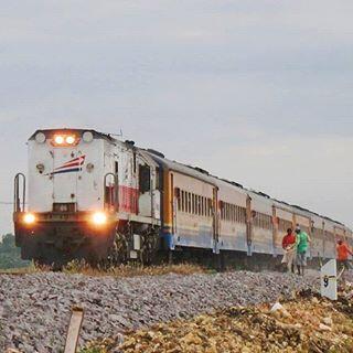 Selalu ada cerita tentang serba-serbi penumpang kereta api kelas ekonomi (Yuk Intip!)