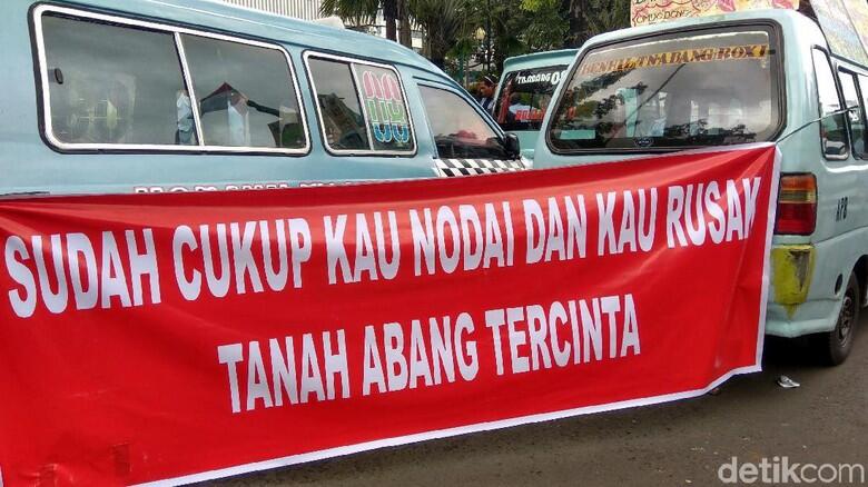 Tuntutan Sopir Angkot: Kembalikan Trayek, Hapus Tanah Abang Explorer