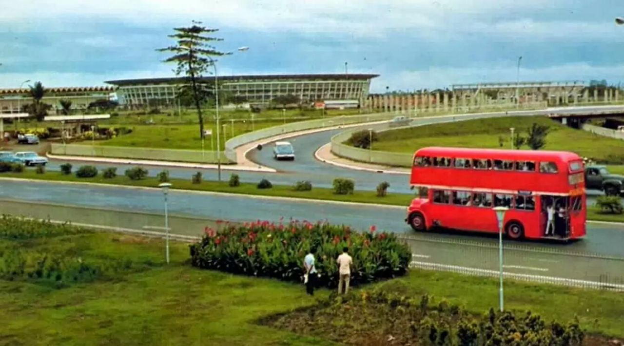 Menengok Bus Tingkat Jakarta Tempo Doeloe