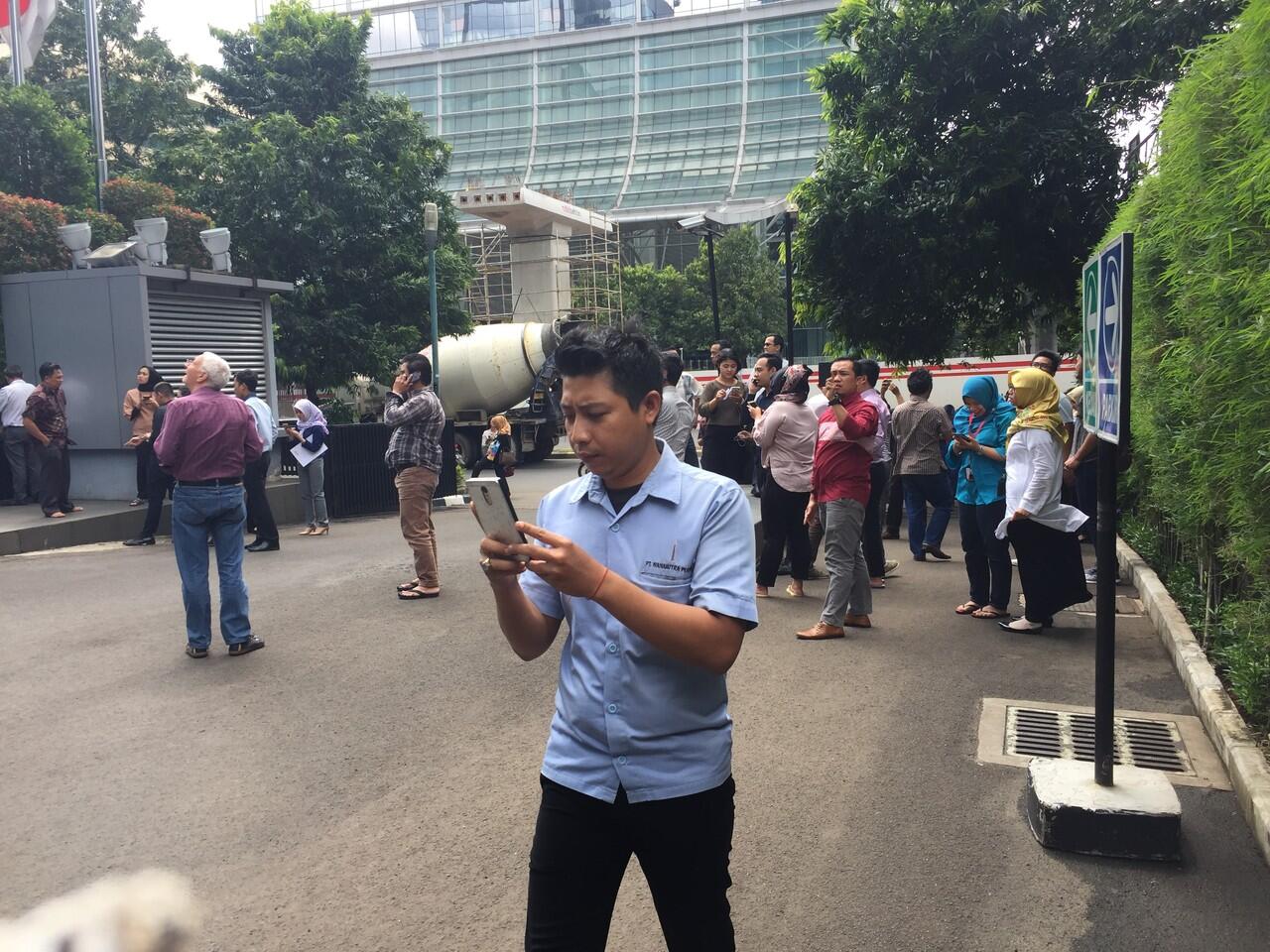 Jakarta Turut Diguncang Gempa Bumi, ini foto-fotonya