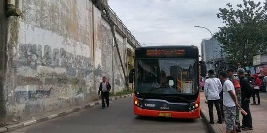 Tuntutan Sopir Angkot: Kembalikan Trayek, Hapus Tanah Abang Explorer