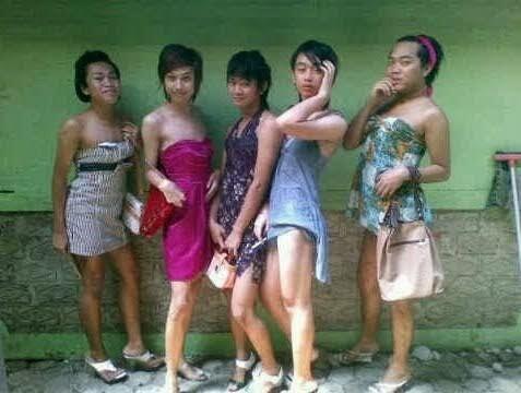 Dibalik Pro-Kontra Seragam Sexy Pramugari