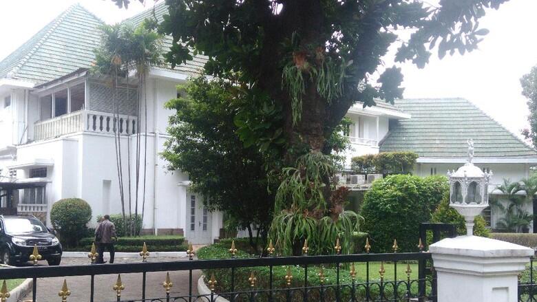 Di LKPP, Ada Anggaran Lift Rp 750 Juta untuk Rumah Dinas Anies