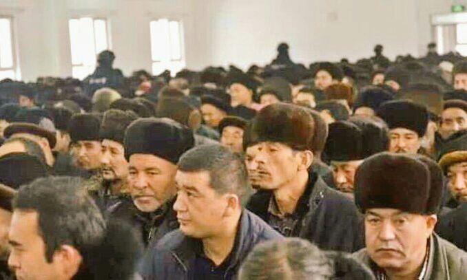 Muslim Uyghur: Korban Pembersihan Etnis Terbesar di Dunia.

