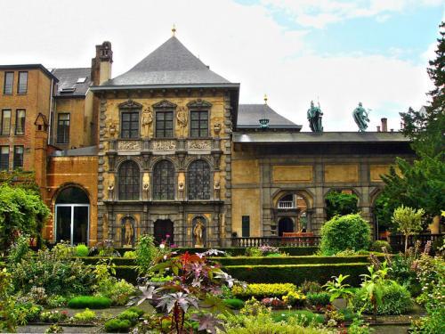 Menjelajahi Kota Antwerpen di Belgia