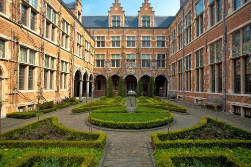 Menjelajahi Kota Antwerpen di Belgia
