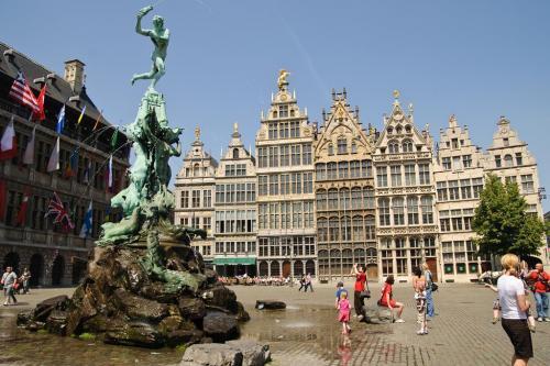 Menjelajahi Kota Antwerpen di Belgia