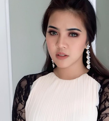 Kenalkan: Kintani Putri Medya, Gadih Minang yang Katanya Mirip Raisa