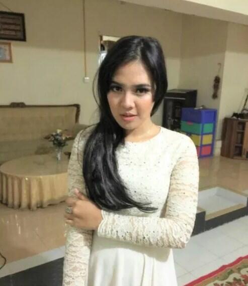 Kenalkan: Kintani Putri Medya, Gadih Minang yang Katanya Mirip Raisa