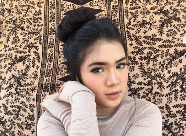 Kenalkan: Kintani Putri Medya, Gadih Minang yang Katanya Mirip Raisa