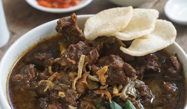 Harus Tau ! Ini nih, Makanan yang &quot;Harus&quot; Dimakan Dengan Kerupuk