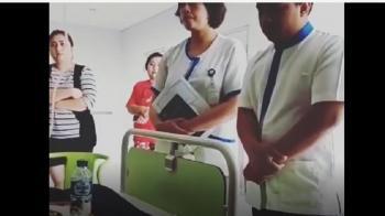 (VIDEO) Perawat laki-laki cabul kedapatan remas-remas buah dada pasiennya !