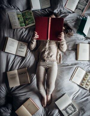 &#91;GATSUONE INFO&#93; Tentang Cewek yang Suka Banget Baca Buku