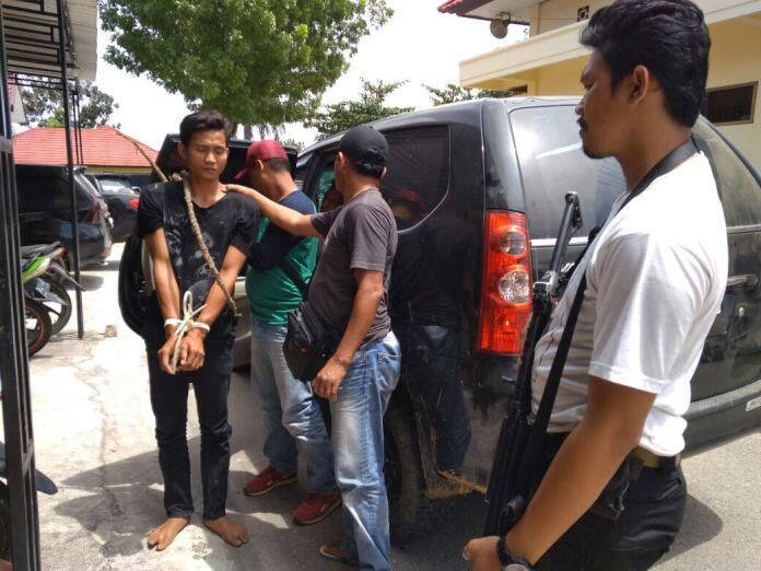 Pura-pura Menumpang, Satar Rencanakan Pembunuhan DW