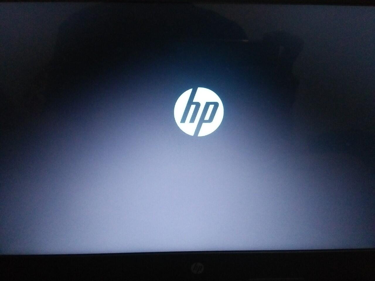 Laptop layar biru trus mati