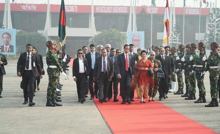 Jokowi Dipuji Super Berani Datang ke Afghanistan yang Baru Diguncang Bom