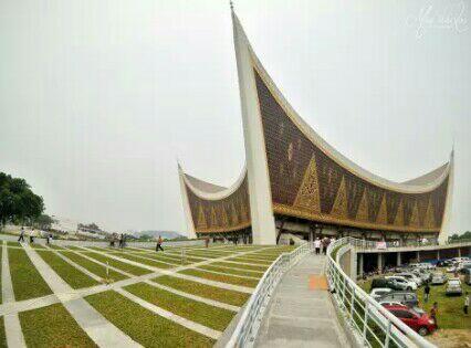 6 Masjid Paling Instagramable di Indonesia