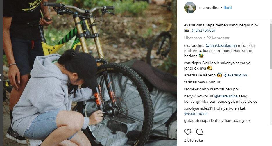 Cantik, Enerjik, Garang di lintasan Tanah , dan Siap Mengguncang Lelaki !!