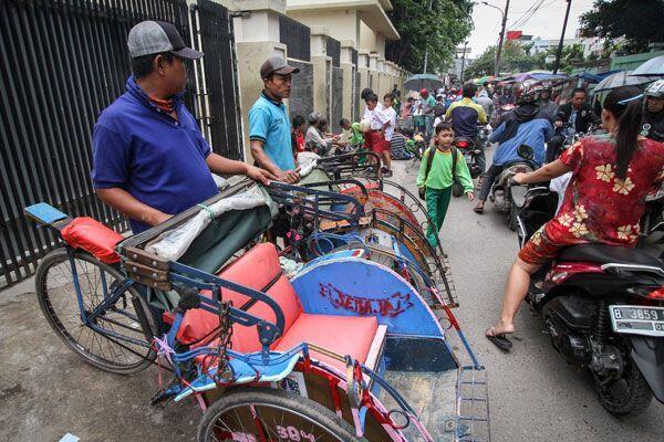 Becak belum Punya Payung Hukum, Anies: Tenang, Santai Dulu