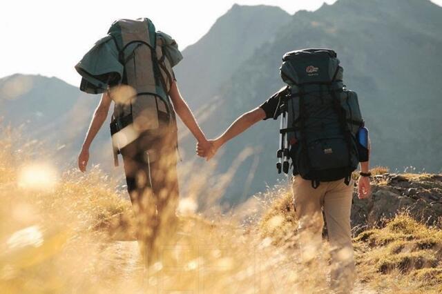 ALASAN KENAPA KAMU HARUS BACKPACKING BERSAMA PASANGAN SEBELUM MENIKAH