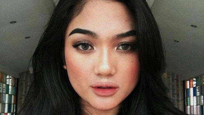 Penampilan Marion Jola di Babak Spekta 1 Indonesian Idol: Pakai Busana Klasik