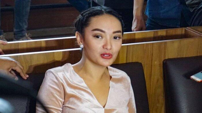 Soal Statusnya, Zaskia Gotik: I'm Single, I'm Happy