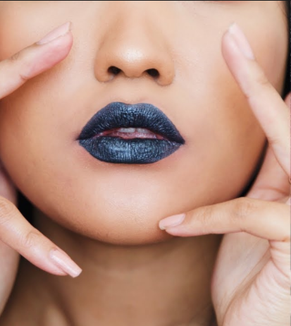 Kenalin nih! 4 Macam Tampilan Lipstick Metalik yang Glowing