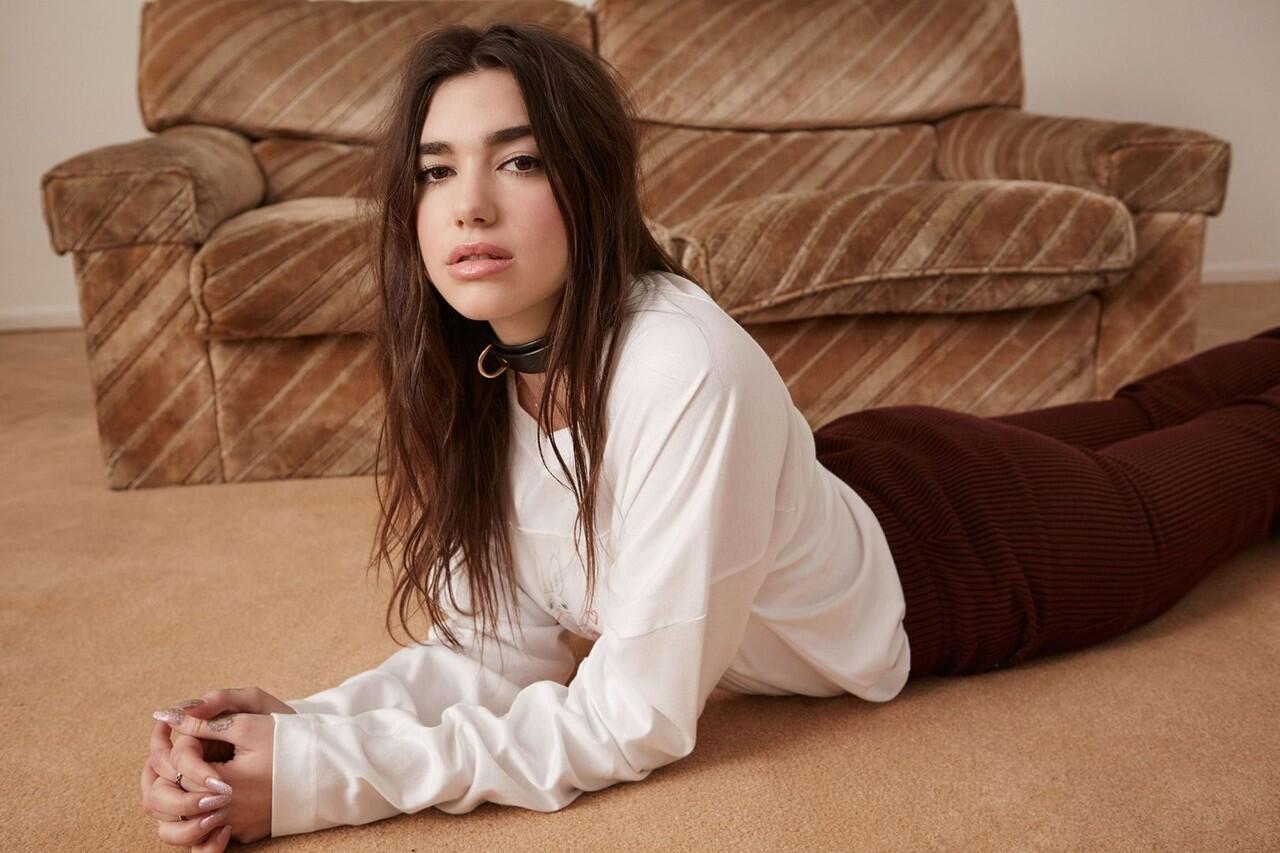 Melanggar New Rules, Dua Lipa Disindir Netizen