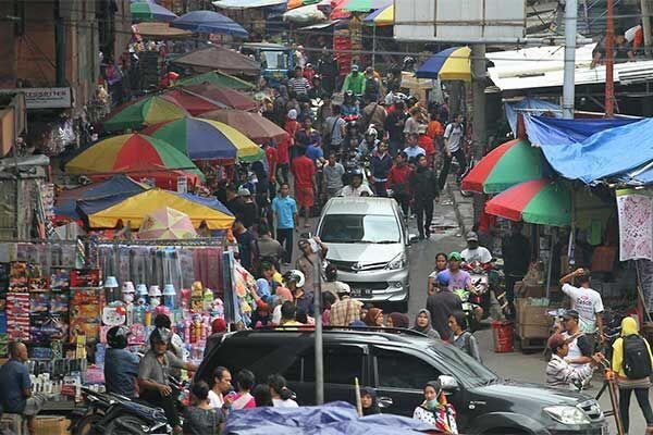 Giliran Pasar Asemka Semrawut