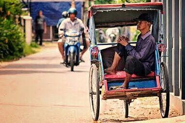Goenawan Mohamad Kritik Ide Pelatihan Mengayuh untuk Pembecak