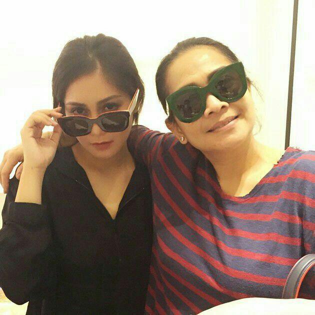 Inilah Yang Mendorong Ibu-ibu Suka Meng&quot;GOSIP&quot;