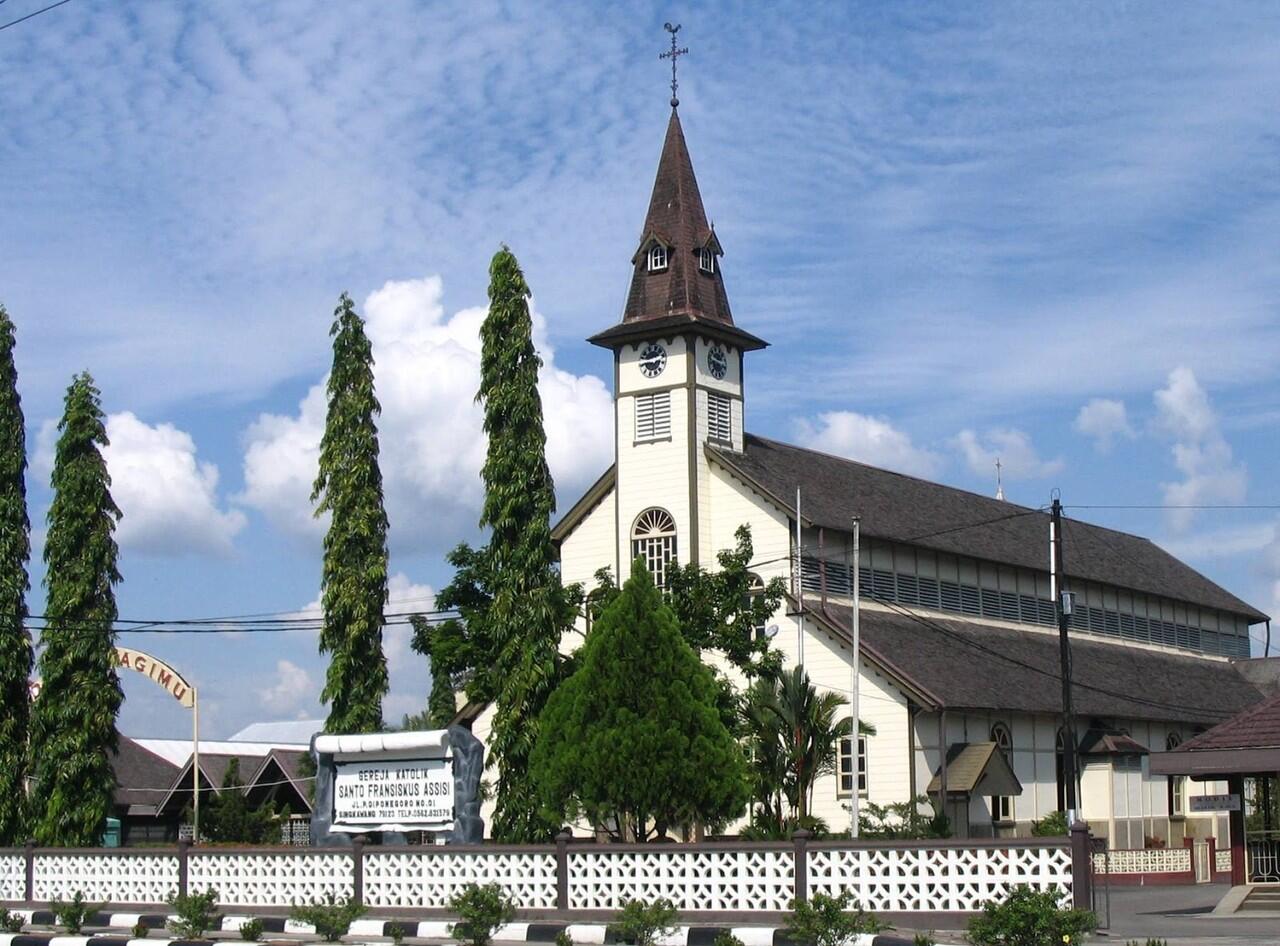 Mengenal Lebih Dekat Dengan Singkawang, Kota 1000 Klenteng