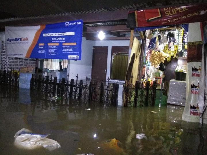 Sebaran Banjir Jakarta, 1002 Jiwa Mengungsi di Jaktim dan Jakbar