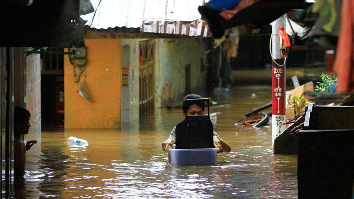 Sebaran Banjir Jakarta, 1002 Jiwa Mengungsi di Jaktim dan Jakbar